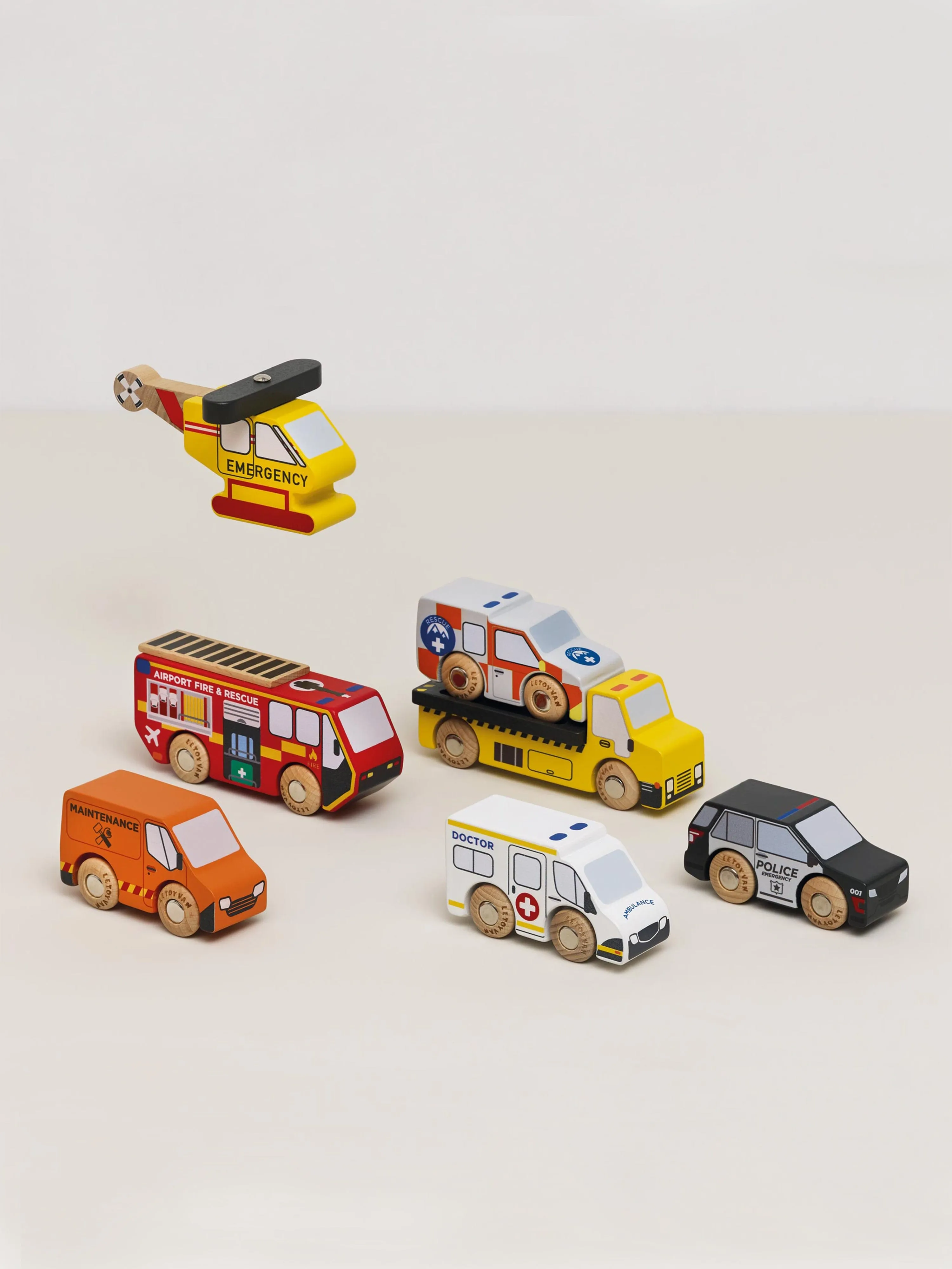 Emergency Helicopter & Rescue Cars-7 Piece (W:12.3 x D:4 x H:5 cm)