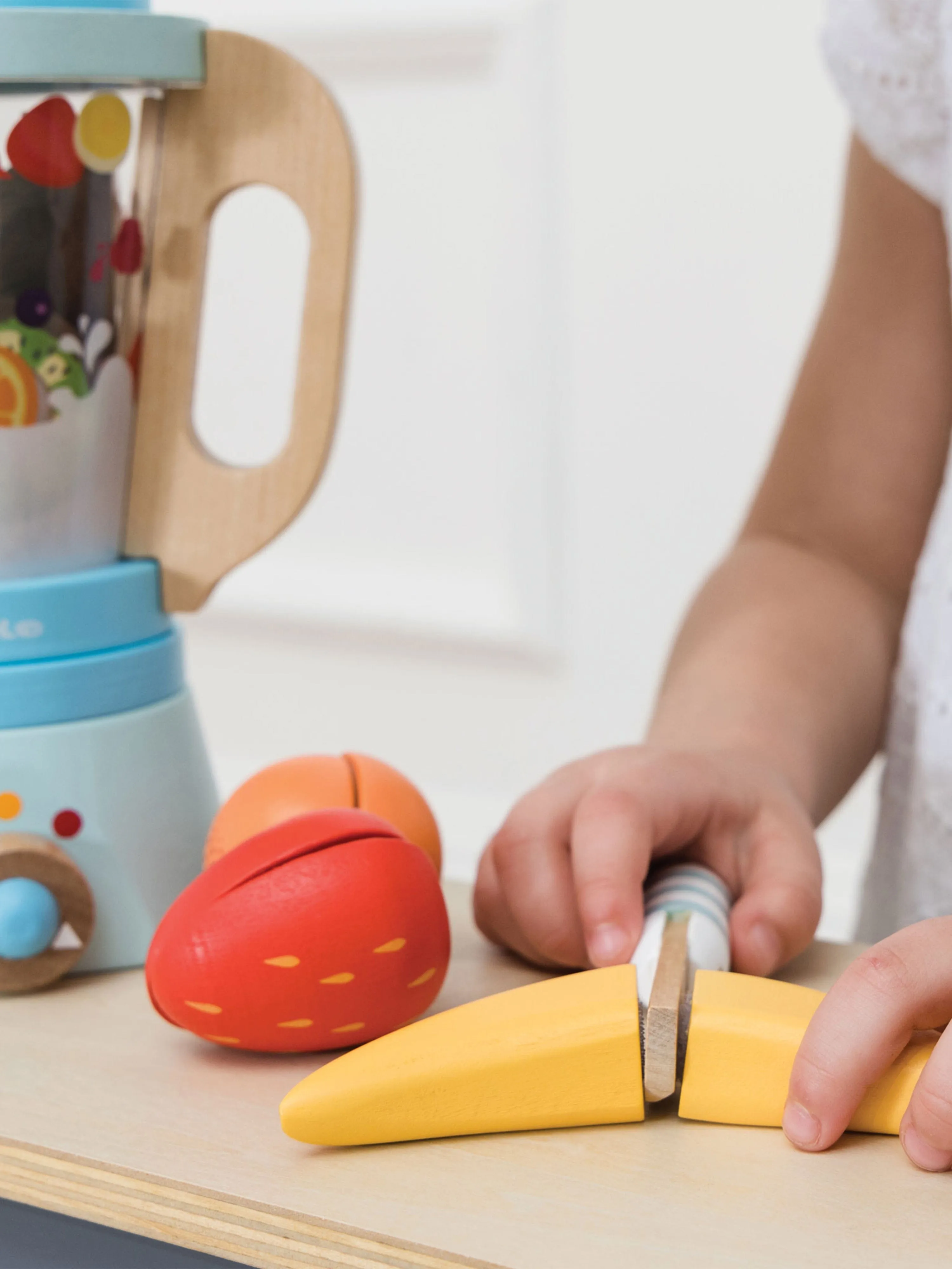 Le Toy Van Fruit & Smoothie Blender Set-20 Piece (14 x 11.5 x 21cm)